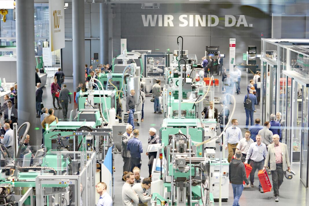 5,700 customers from 53 nations came to the Arburg Anniversary Days at the 