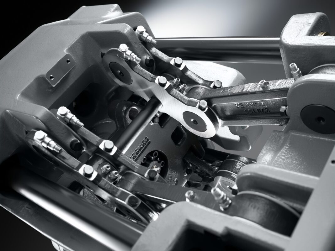 Electric clamping unit: the Premium performance variant of the hybrid Allrounder 470 H includes an electric toggle-type clamping unit as part of its standard equipment. This is energy-efficient and precise, driven by a planetary roller screw drive.