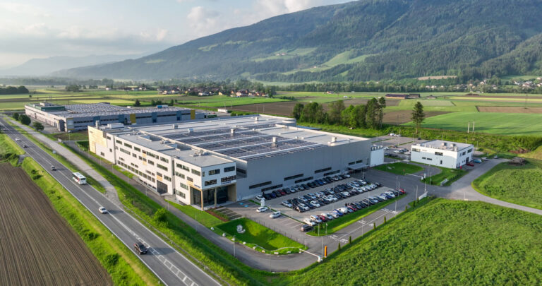 High-tech Robotics & Automation: Recycling Specialist Lindner Celebrates Opening of New Home of Recycling